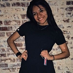 Meet your Posher, Yoselin